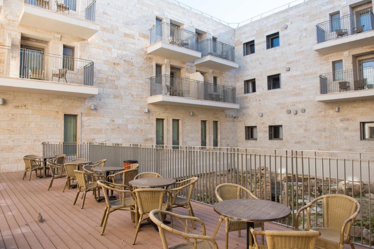 Hi - Akko Knights Hostel Bagian luar foto